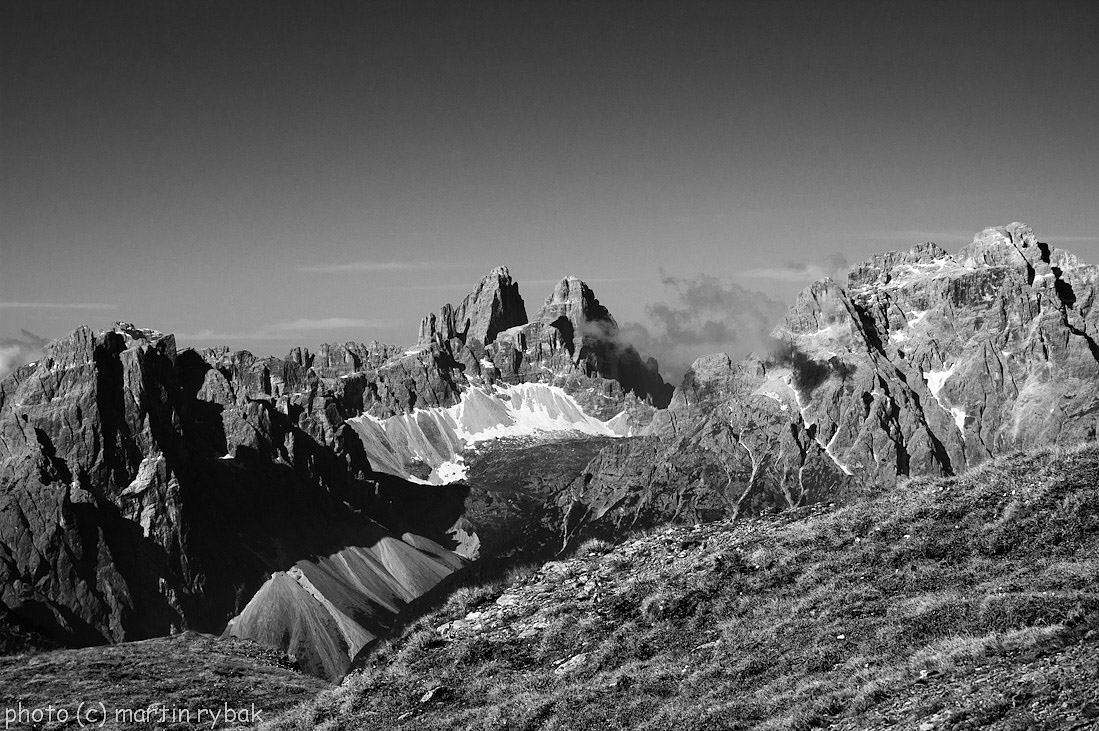 Cima Grande a Cima Ovest, vpravo Sasso Vecchio