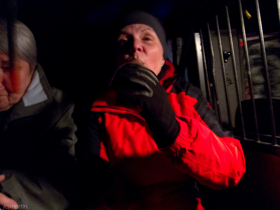 Jediný lék proti mořské nemoci na vodě i na sněhu jek, jak dobře víme, rum, který zvláčňuje. Než jsme dojeli na chatu, byli jsme o půl litru vláčnější.